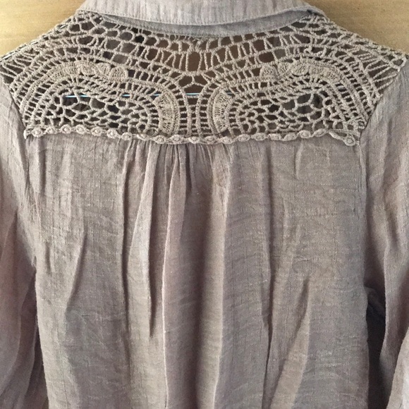 Blouse - Picture 2 of 3